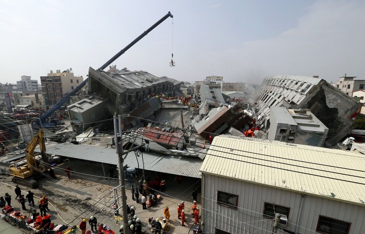 Число жертв землетрясения на Тайване продолжает расти - ảnh 1